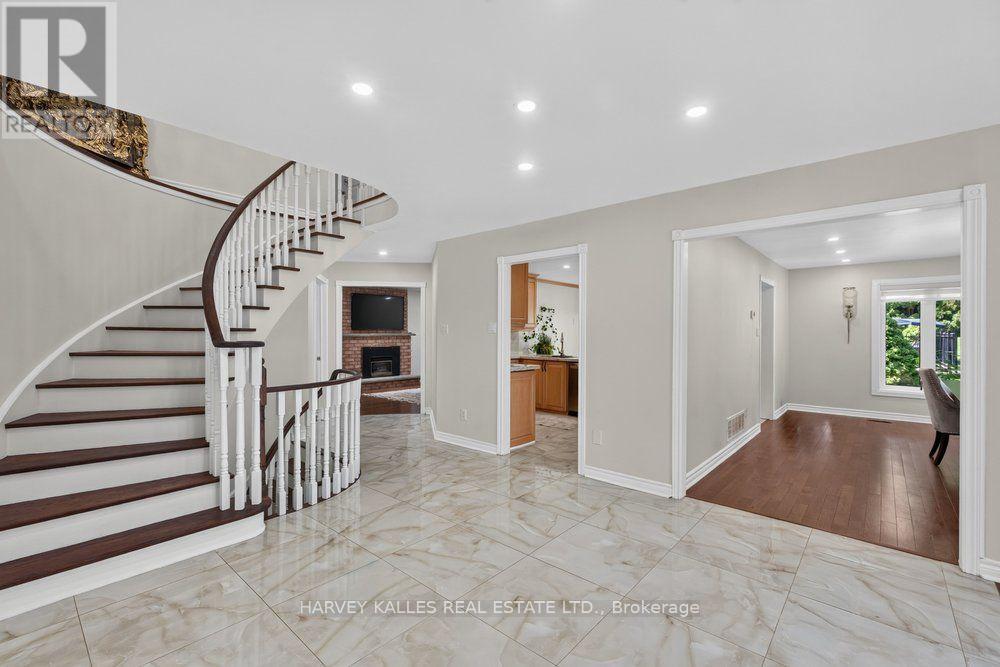 898 Stonehaven Avenue, Newmarket, Ontario L3X 1K7 - Photo 4 - N13548842