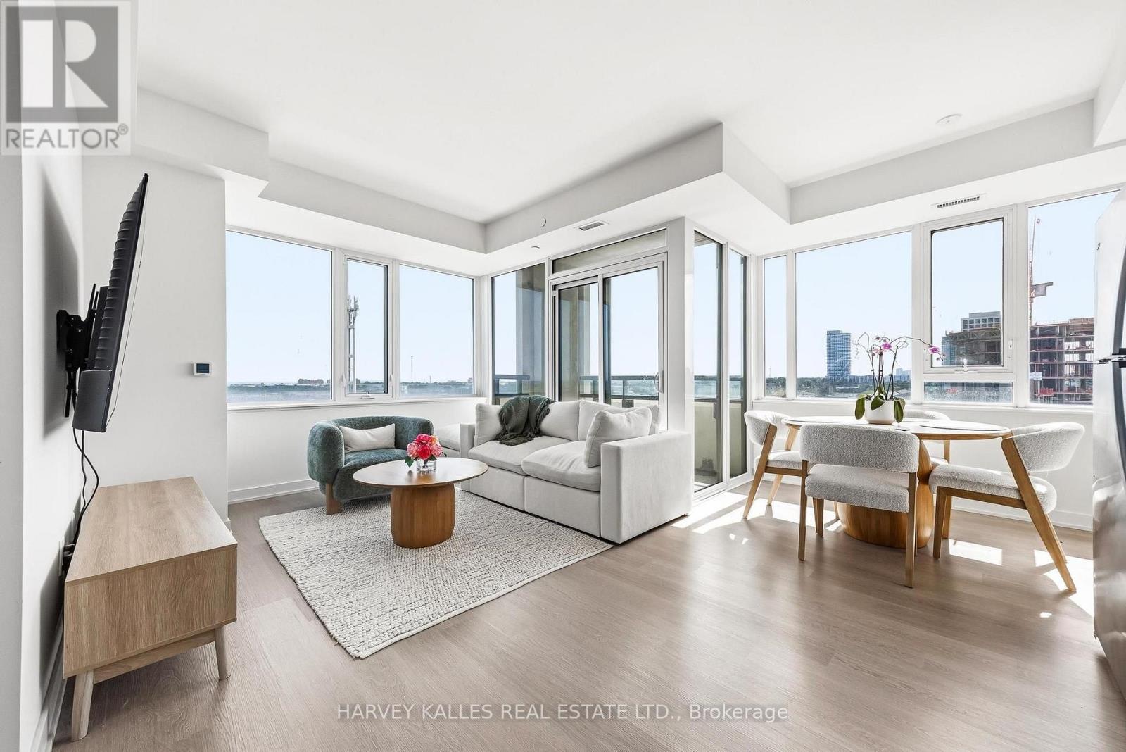 603 - 859 THE QUEENSWAY, Toronto, Ontario