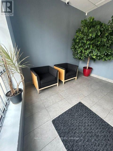 64 Bakersfield Street, Toronto, Ontario  M3J 2W7 - Photo 4 - W13550892