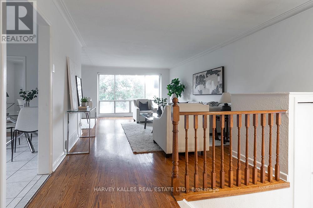 135 Combe Avenue, Toronto, Ontario  M3H 4K2 - Photo 18 - C13552950