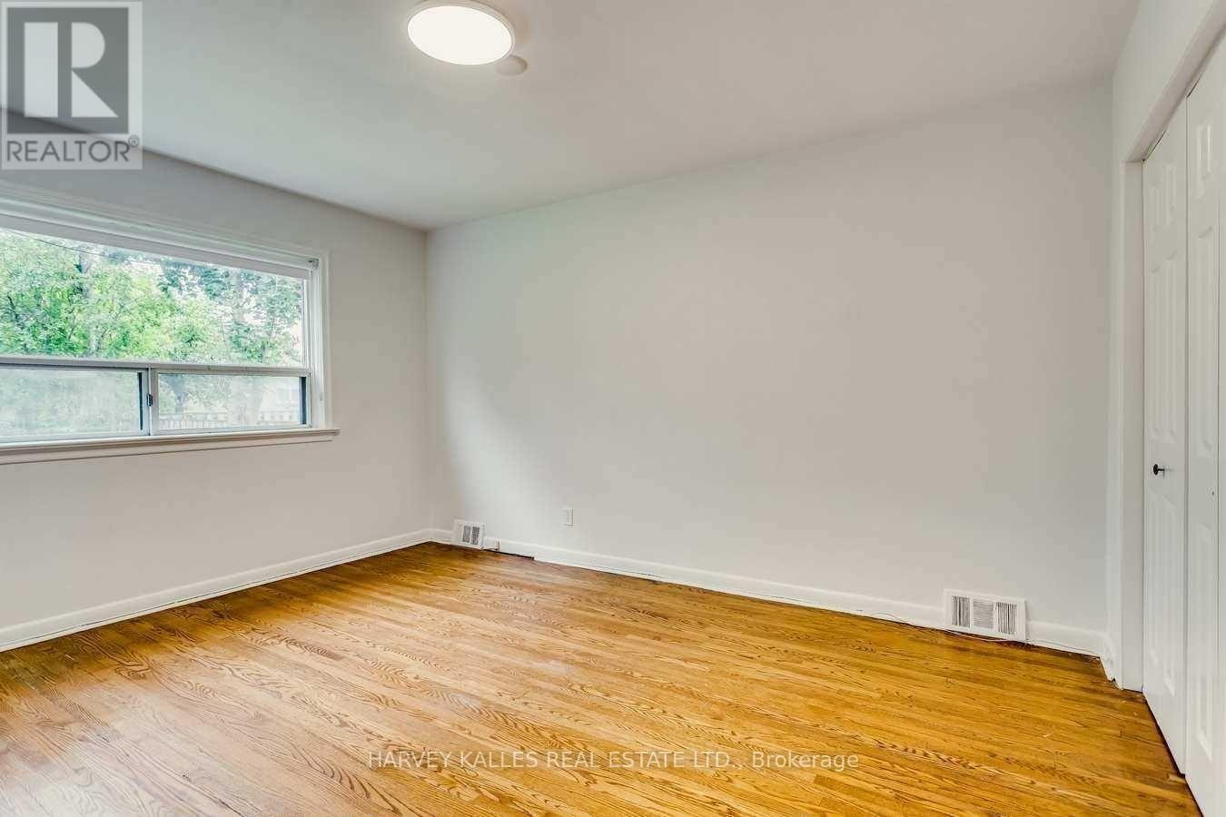 135 Combe Avenue, Toronto, Ontario  M3H 4K2 - Photo 22 - C13552950