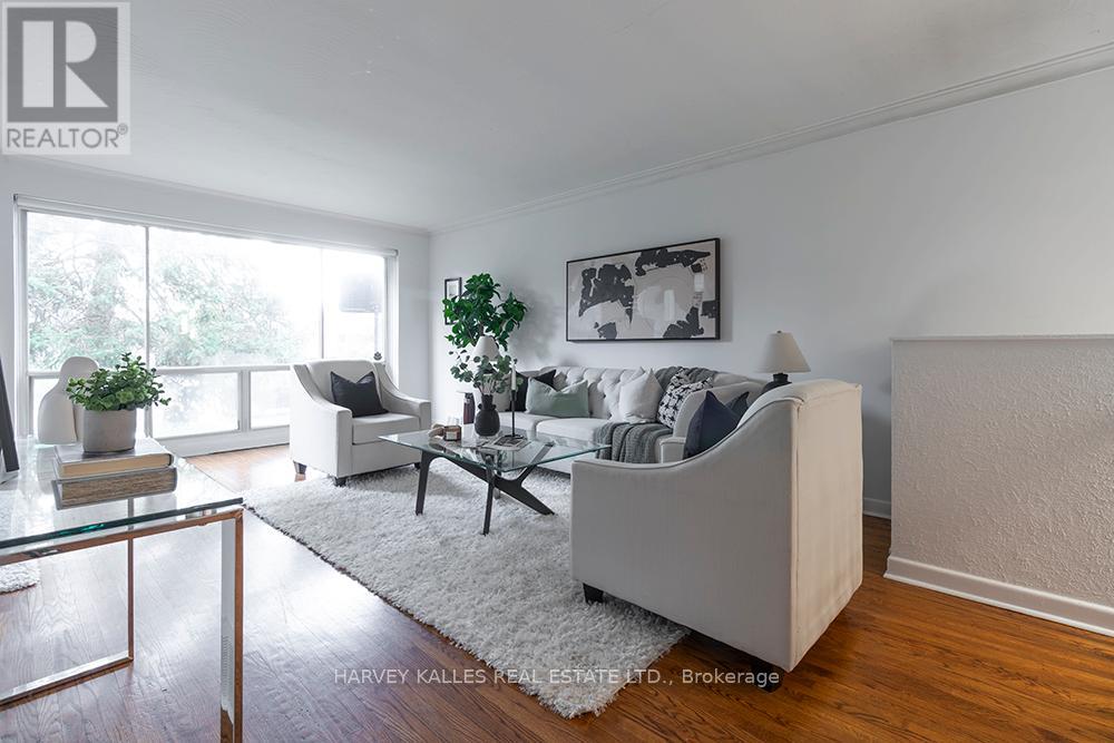 135 Combe Avenue, Toronto, Ontario  M3H 4K2 - Photo 3 - C13552950