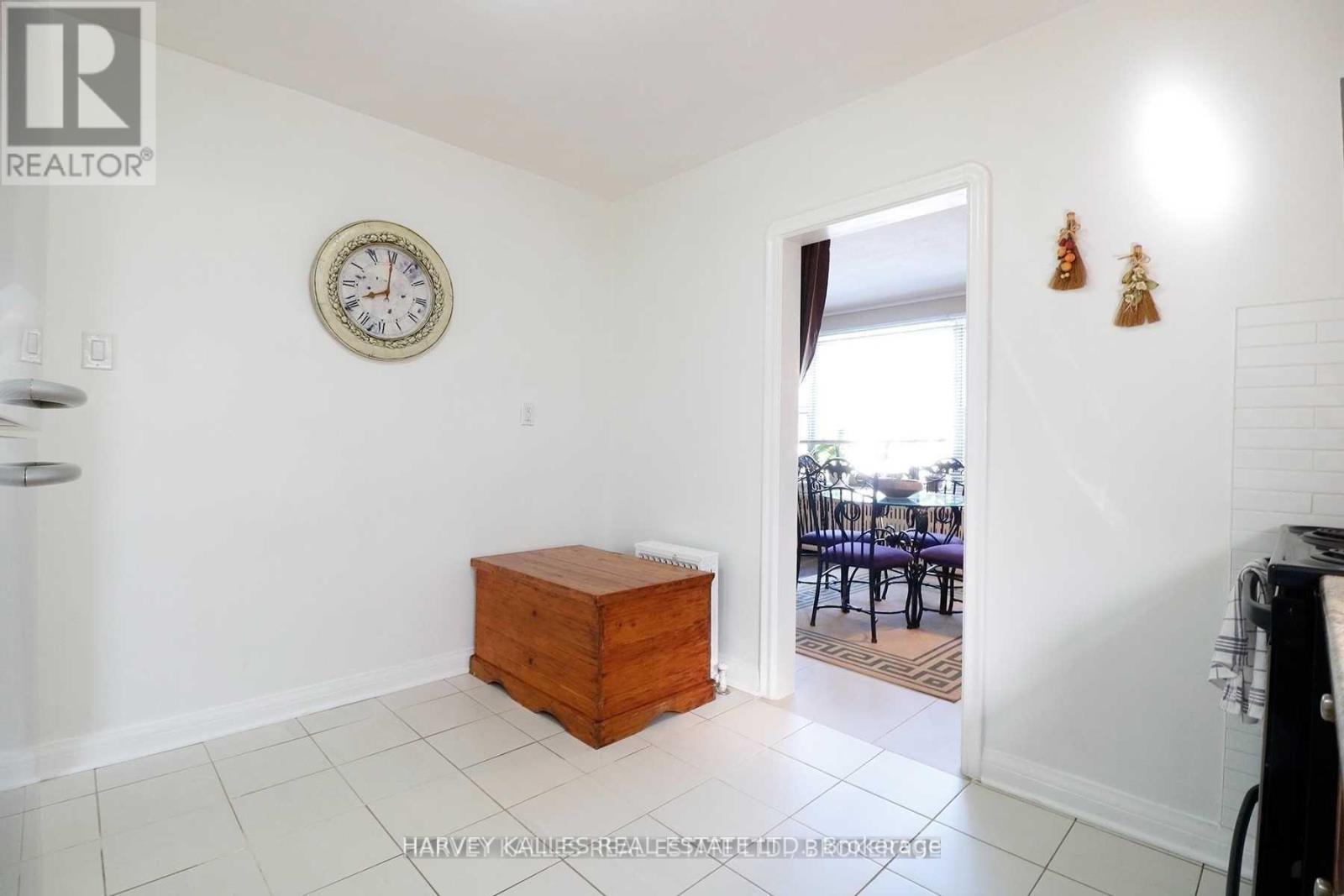 4 - 88 Trethewey Drive, Toronto, Ontario M6M 4B4 - Photo 11 - W13555654