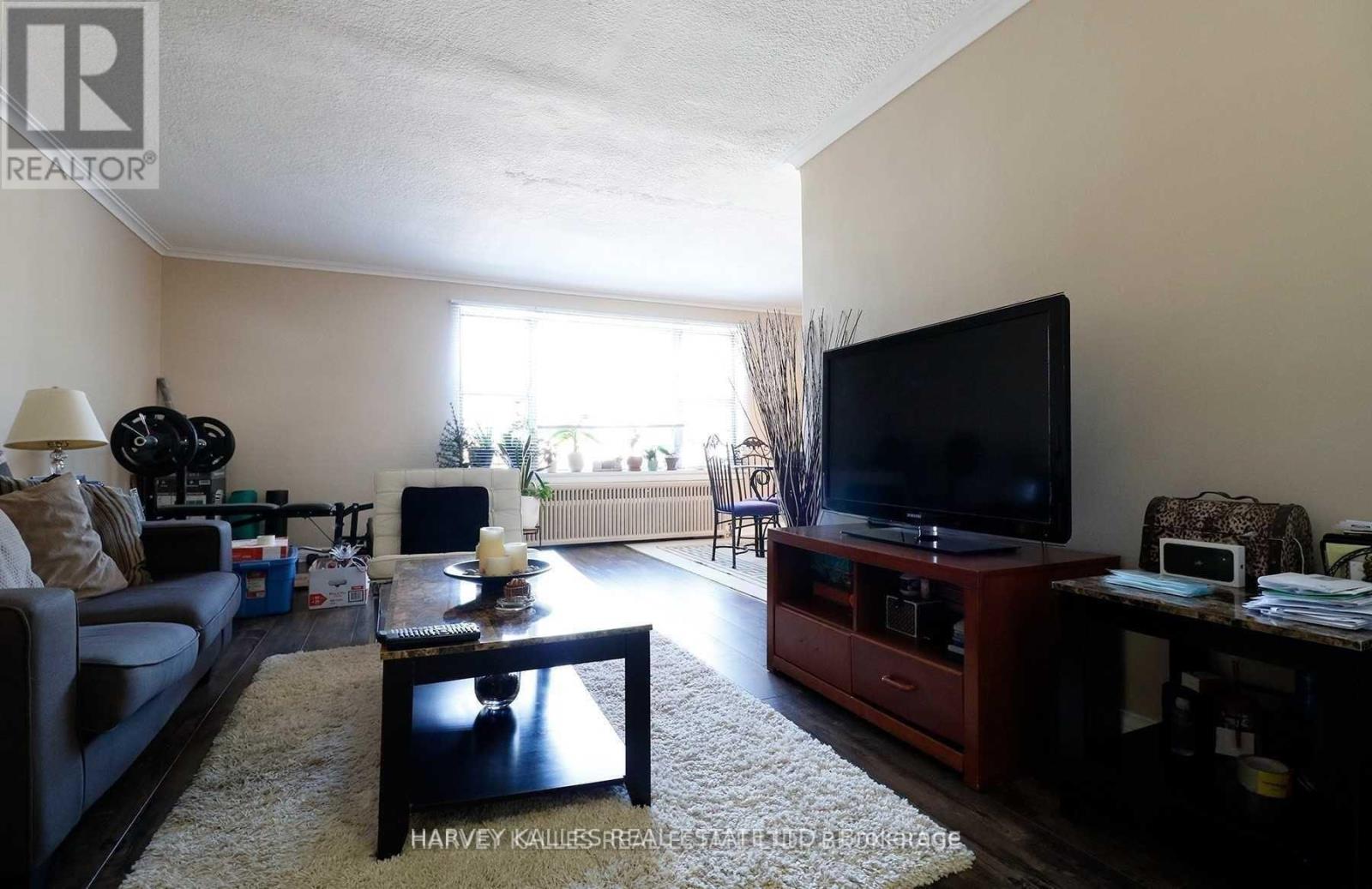 4 - 88 Trethewey Drive, Toronto, Ontario M6M 4B4 - Photo 3 - W13555654