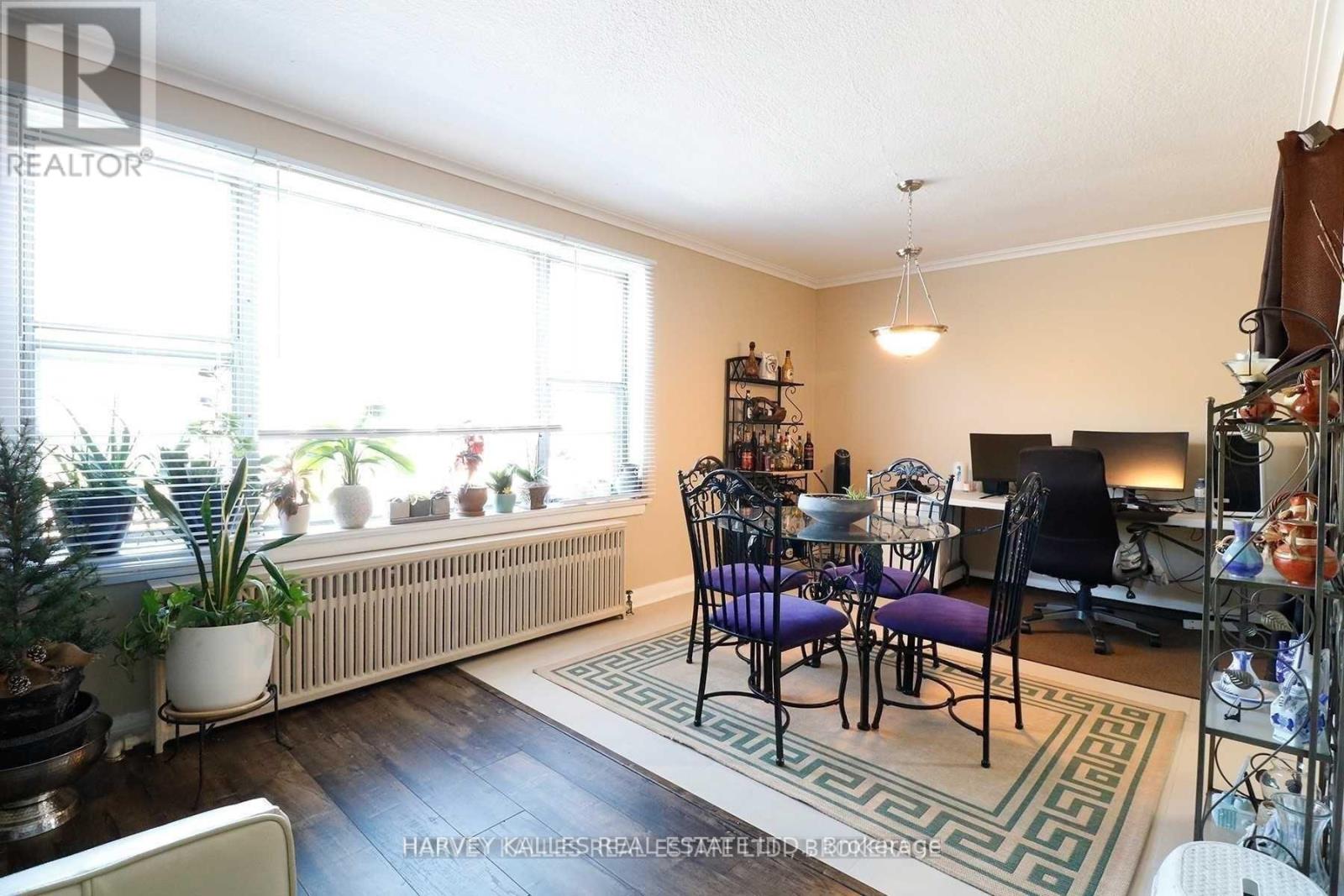 4 - 88 Trethewey Drive, Toronto, Ontario M6M 4B4 - Photo 5 - W13555654