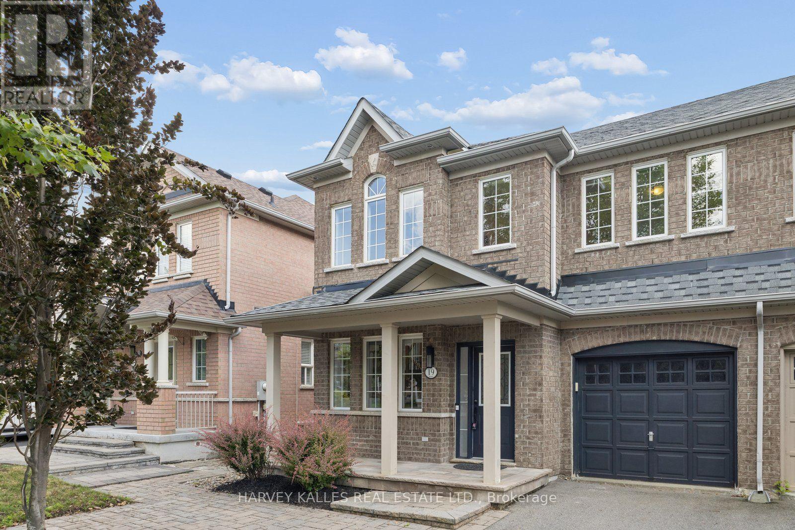 19 Starr Crescent, Aurora, Ontario L4G 7X4 - Photo 3 - N13557500