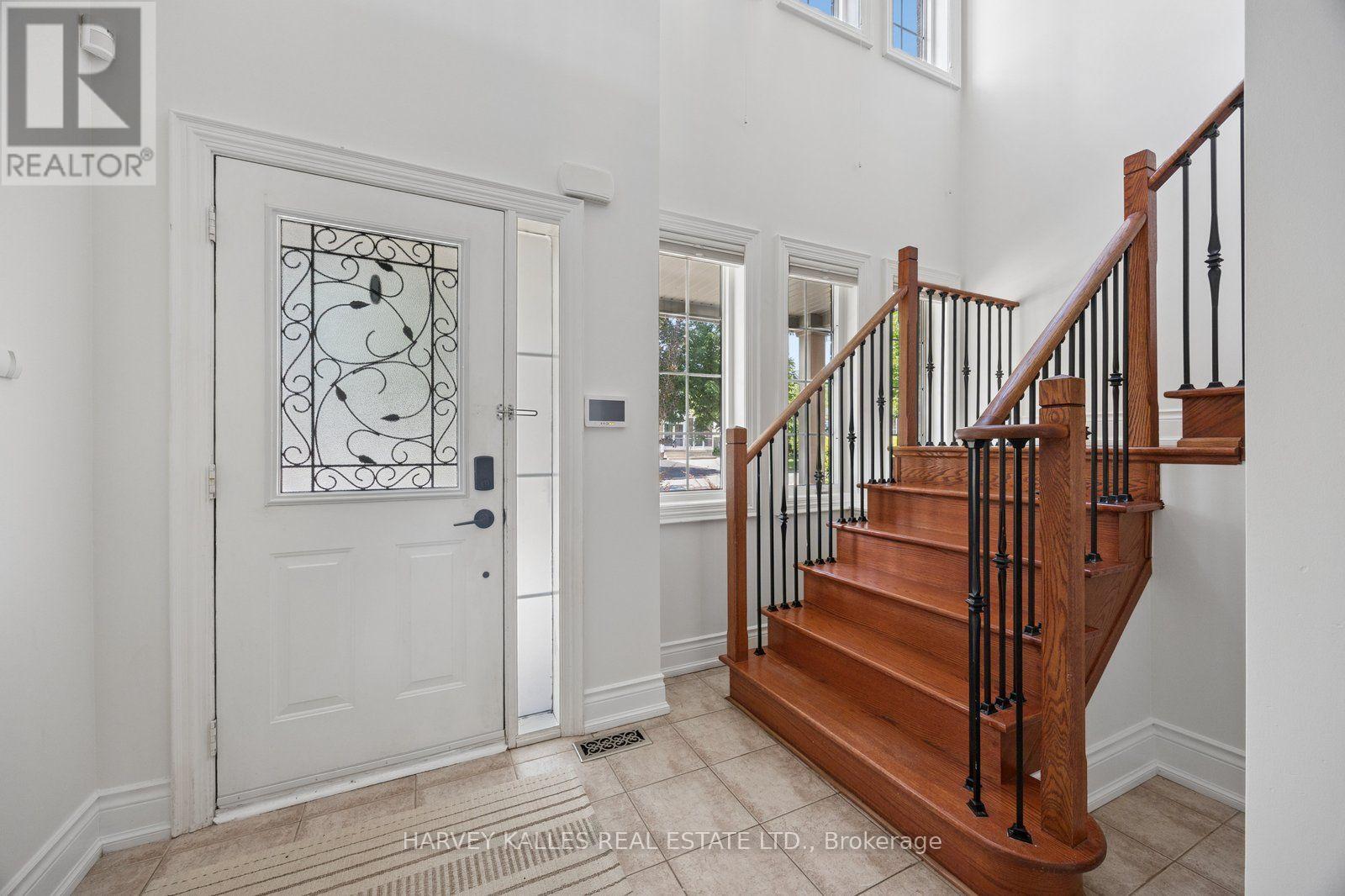 19 Starr Crescent, Aurora, Ontario L4G 7X4 - Photo 4 - N13557500