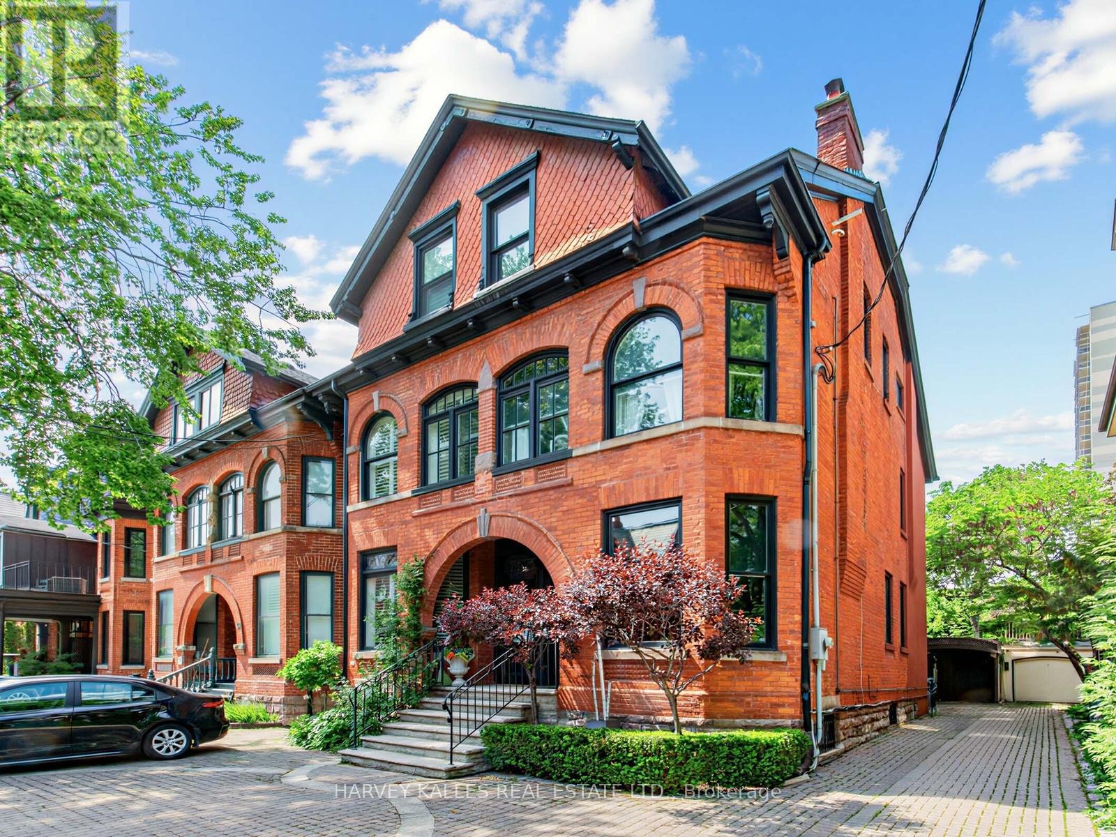 32 Bernard Avenue, Toronto, Ontario M5R 1R2 - Photo 3 - C13558946