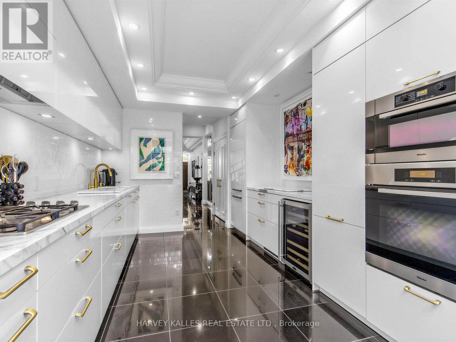32 Bernard Avenue, Toronto, Ontario M5R 1R2 - Photo 9 - C13558946