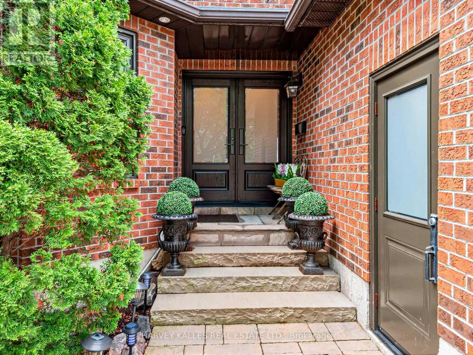93 Downing Boulevard, Vaughan, Ontario L4J 7N5 - Photo 3 - N13560608