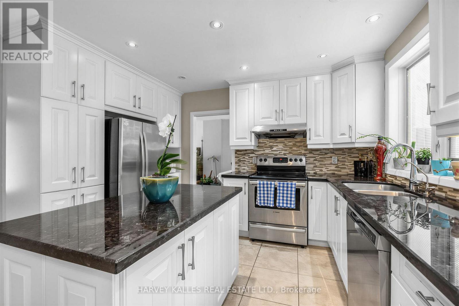 12 Longhope Place, Toronto, Ontario M2J 1Y2 - Photo 12 - C13561152