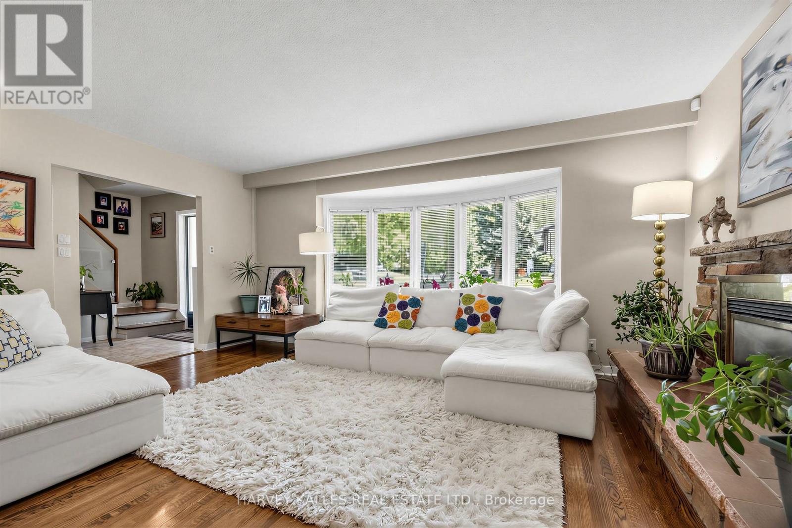 12 Longhope Place, Toronto, Ontario M2J 1Y2 - Photo 4 - C13561152