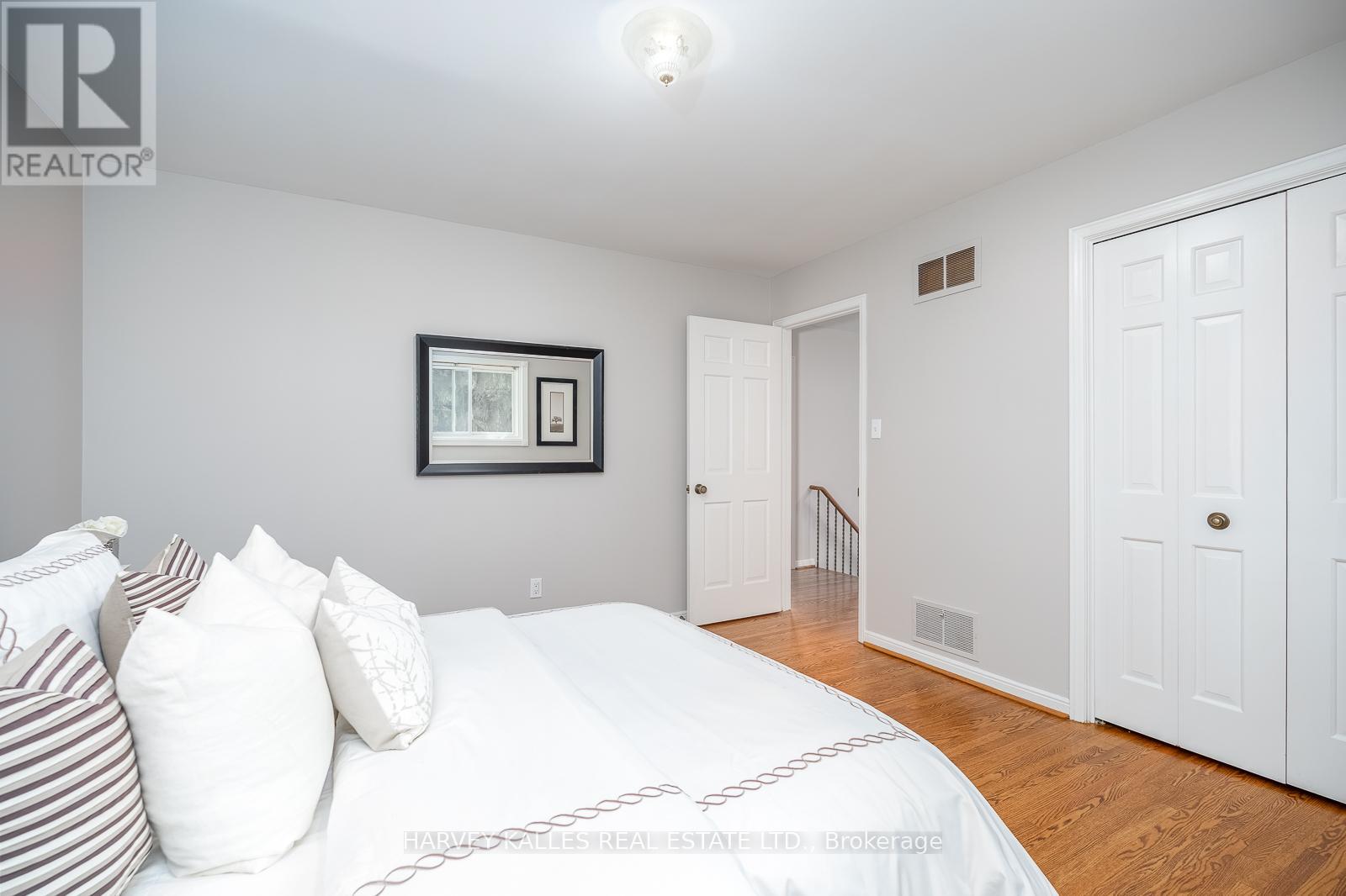 1033 Fair Birch Drive, Mississauga, Ontario  L5H 1M4 - Photo 29 - W13565272