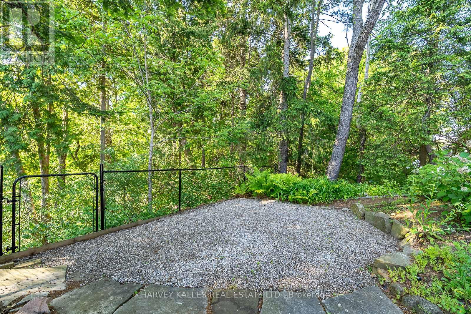 1033 Fair Birch Drive, Mississauga, Ontario  L5H 1M4 - Photo 43 - W13565272
