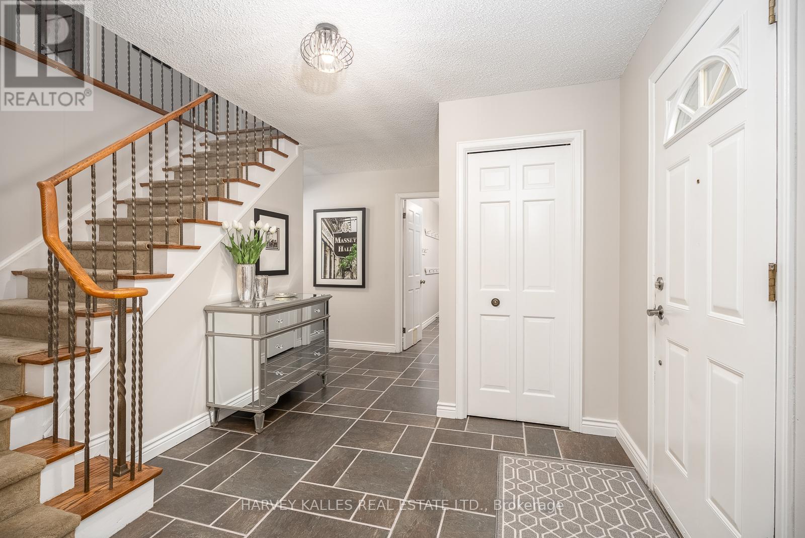 1033 Fair Birch Drive, Mississauga, Ontario  L5H 1M4 - Photo 9 - W13565272