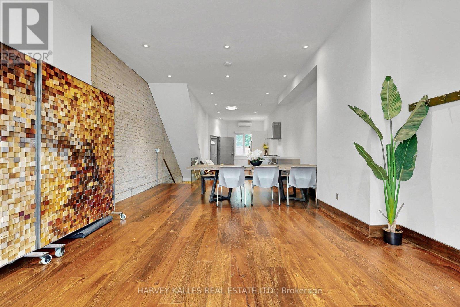 819 Dundas Street W, Toronto, Ontario M6J 1V4 - Photo 8 - C13565556
