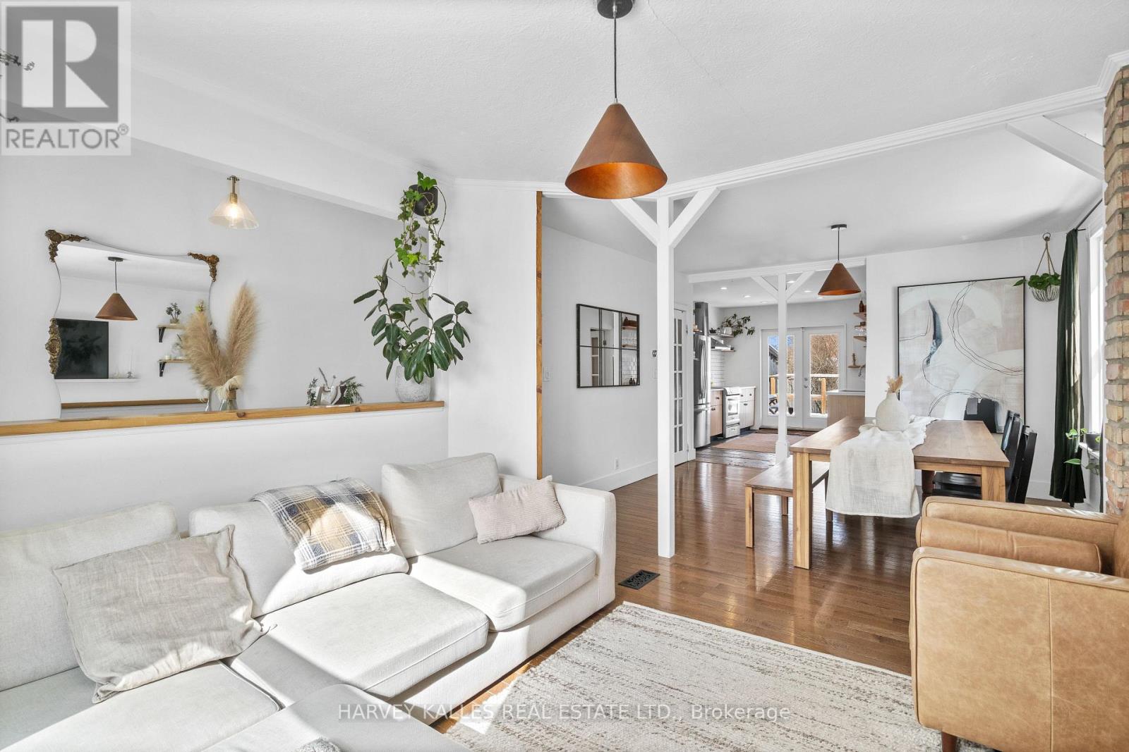 14 Manitoba Street, Toronto, Ontario M8Y 1C7 - Photo 9 - W13565520