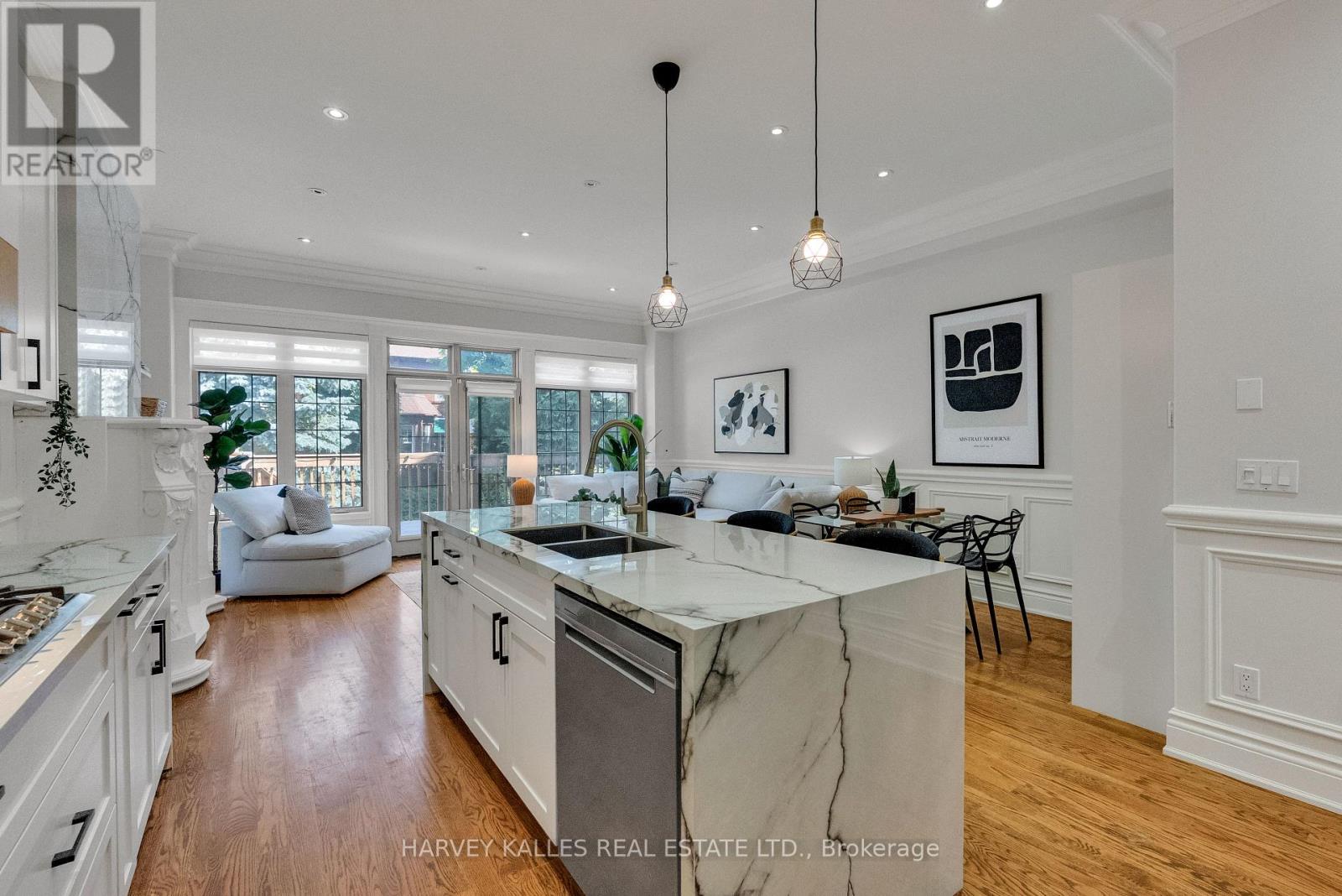 168 Roe Avenue, Toronto, Ontario M5M 2J2 - Photo 18 - C13567124