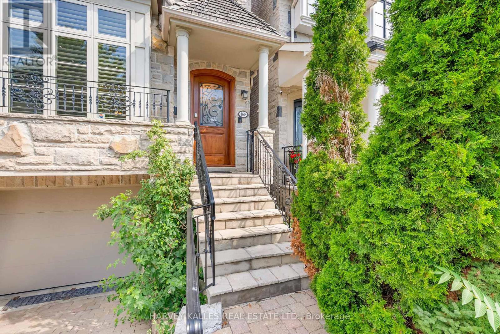 168 Roe Avenue, Toronto, Ontario M5M 2J2 - Photo 2 - C13567124