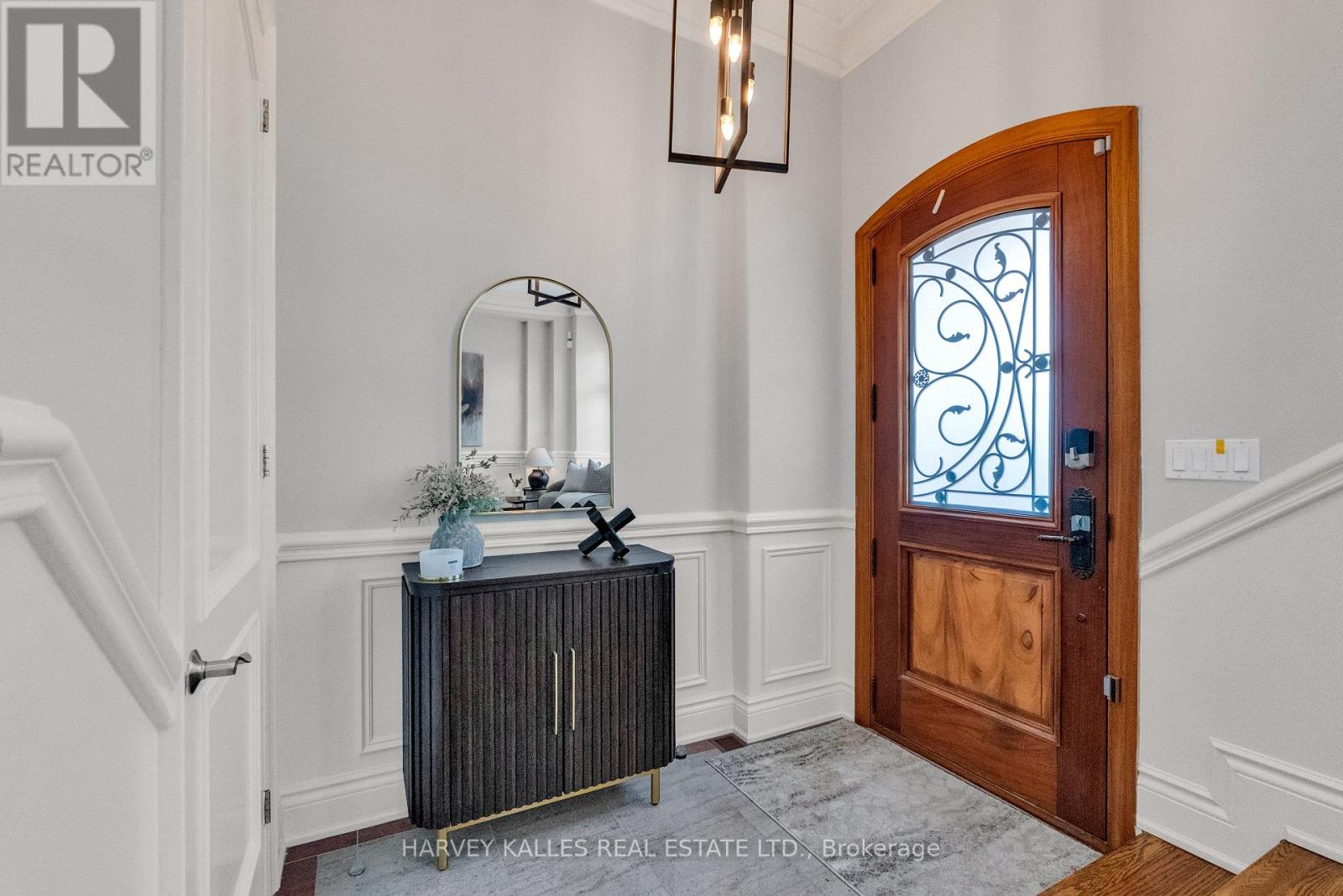 168 Roe Avenue, Toronto, Ontario M5M 2J2 - Photo 5 - C13567124
