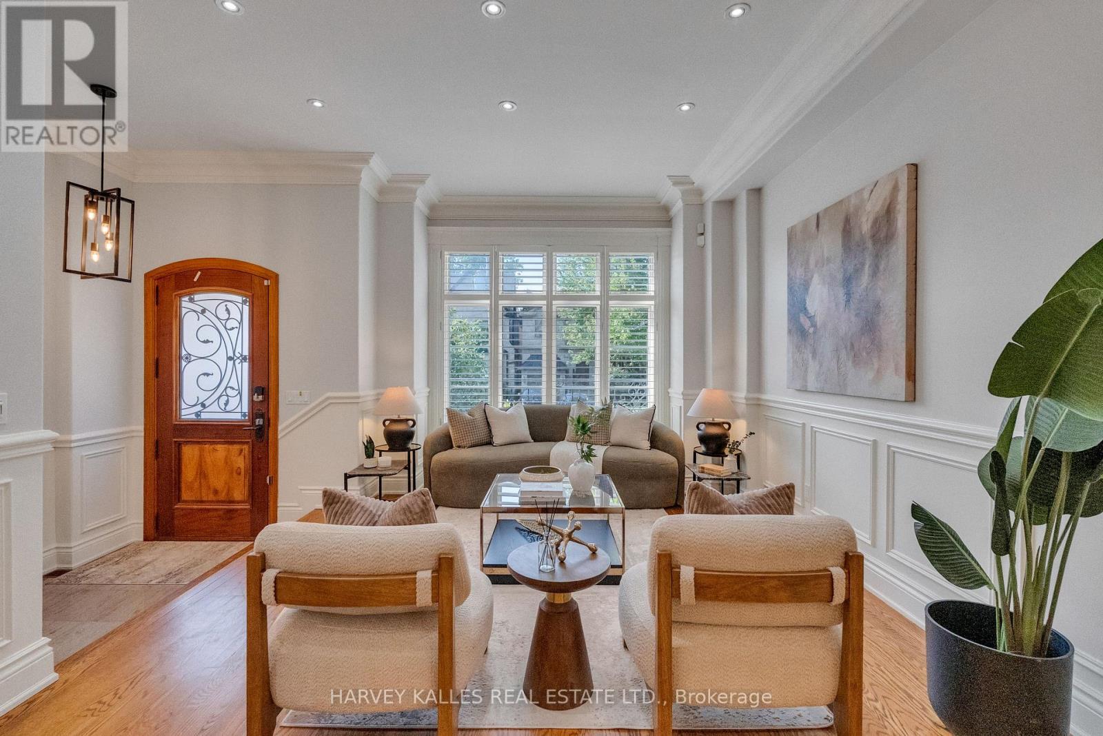 168 Roe Avenue, Toronto, Ontario M5M 2J2 - Photo 9 - C13567124