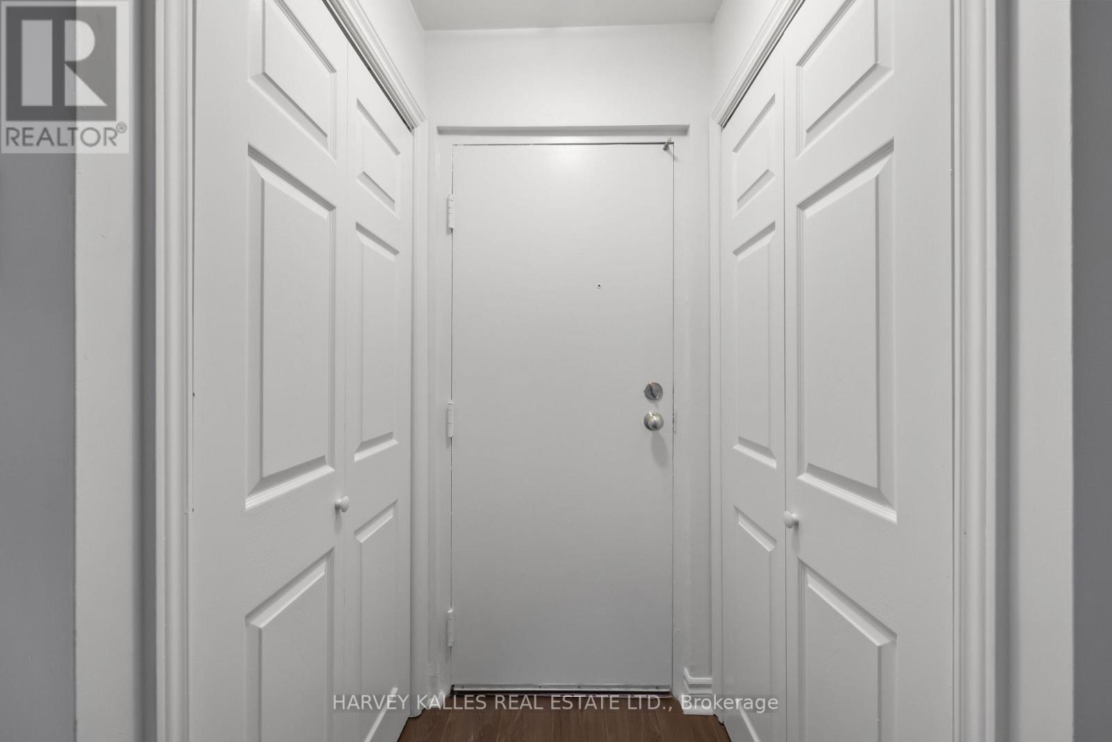 10 - 353 Queen Street, Toronto, Ontario  M5V 2A4 - Photo 2 - C13567404