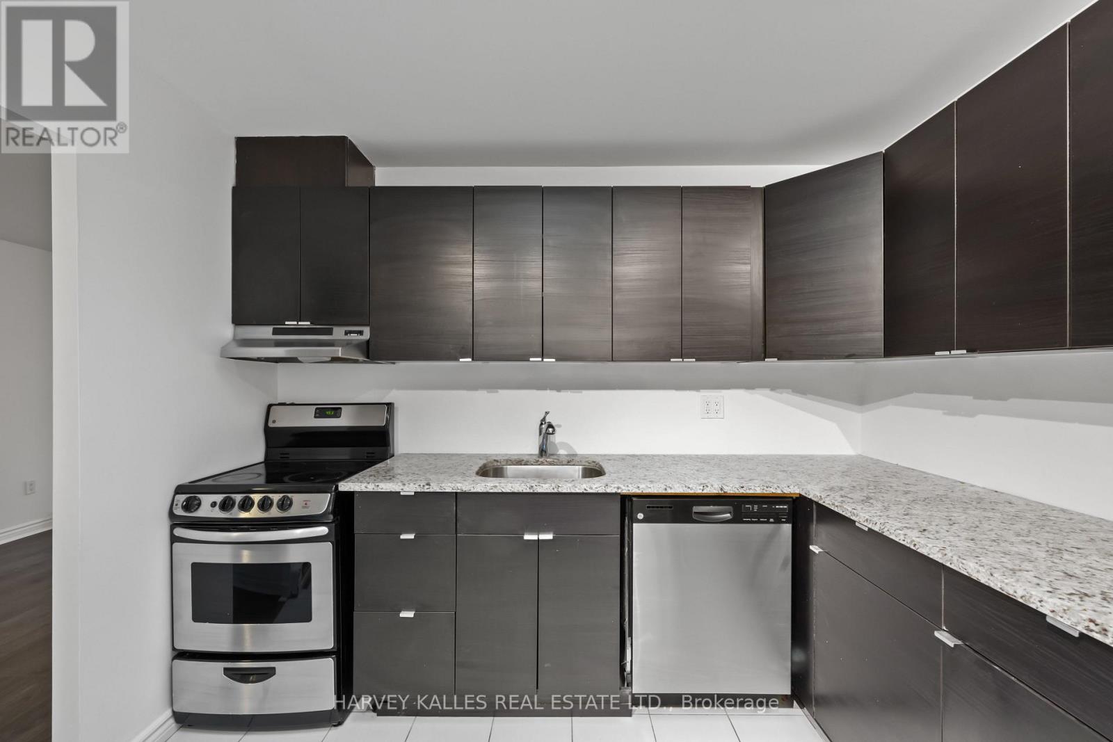 10 - 353 Queen Street, Toronto, Ontario  M5V 2A4 - Photo 8 - C13567404