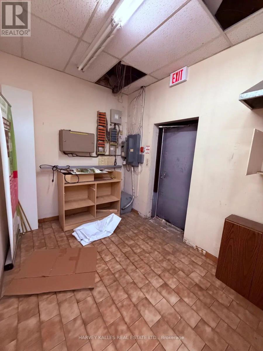 140 - 1911 Finch Avenue W, Toronto, Ontario  M3N 2K1 - Photo 10 - W13567822