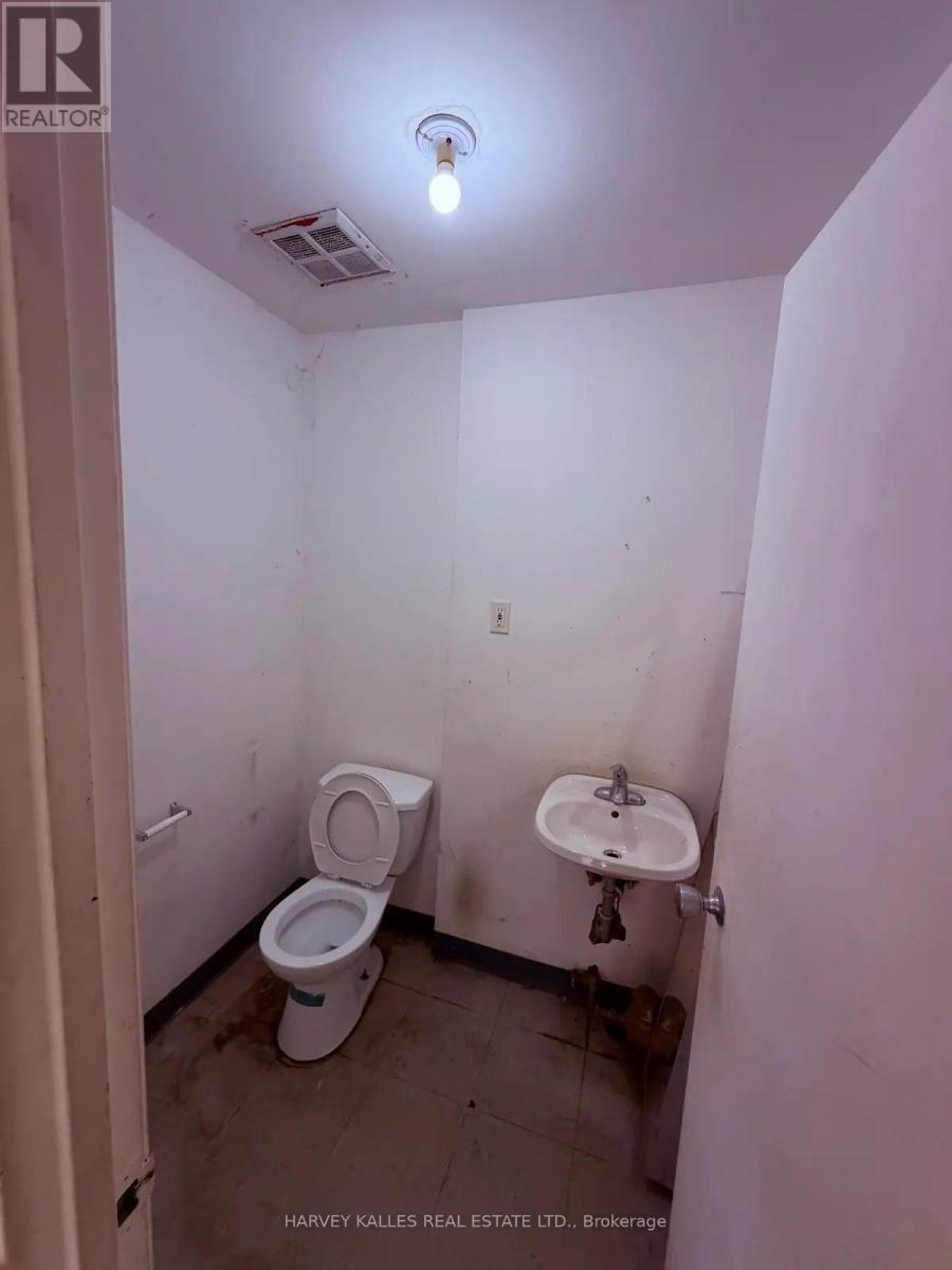 132 - 1911 Finch Avenue W, Toronto, Ontario M3N 2K1 - Photo 11 - W13567864