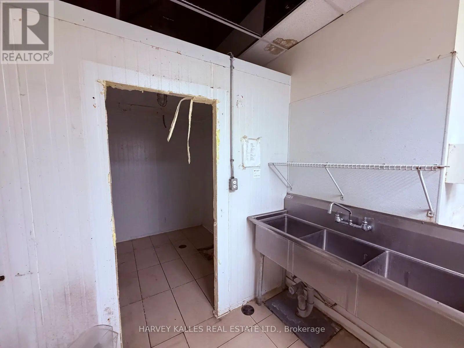 142 - 1911 Finch Avenue W, Toronto, Ontario M3N 2K1 - Photo 15 - W13567880