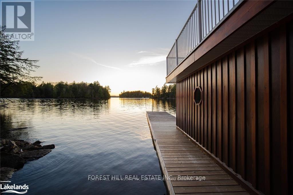 1004 OLD TOWNSHIP ROAD, Muskoka Lakes, Ontario