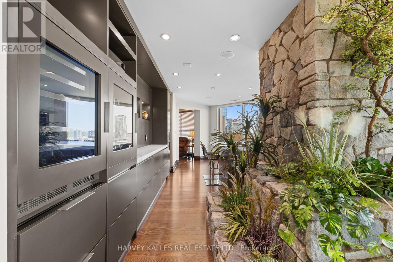 2701 - 300 Bloor Street E, Toronto, Ontario  M4W 3Y2 - Photo 12 - C13570754