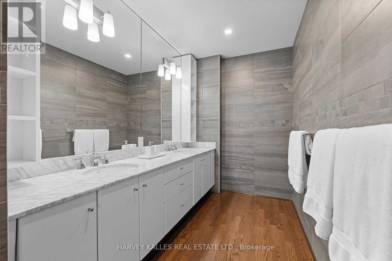 2701 - 300 Bloor Street E, Toronto, Ontario  M4W 3Y2 - Photo 32 - C13570754