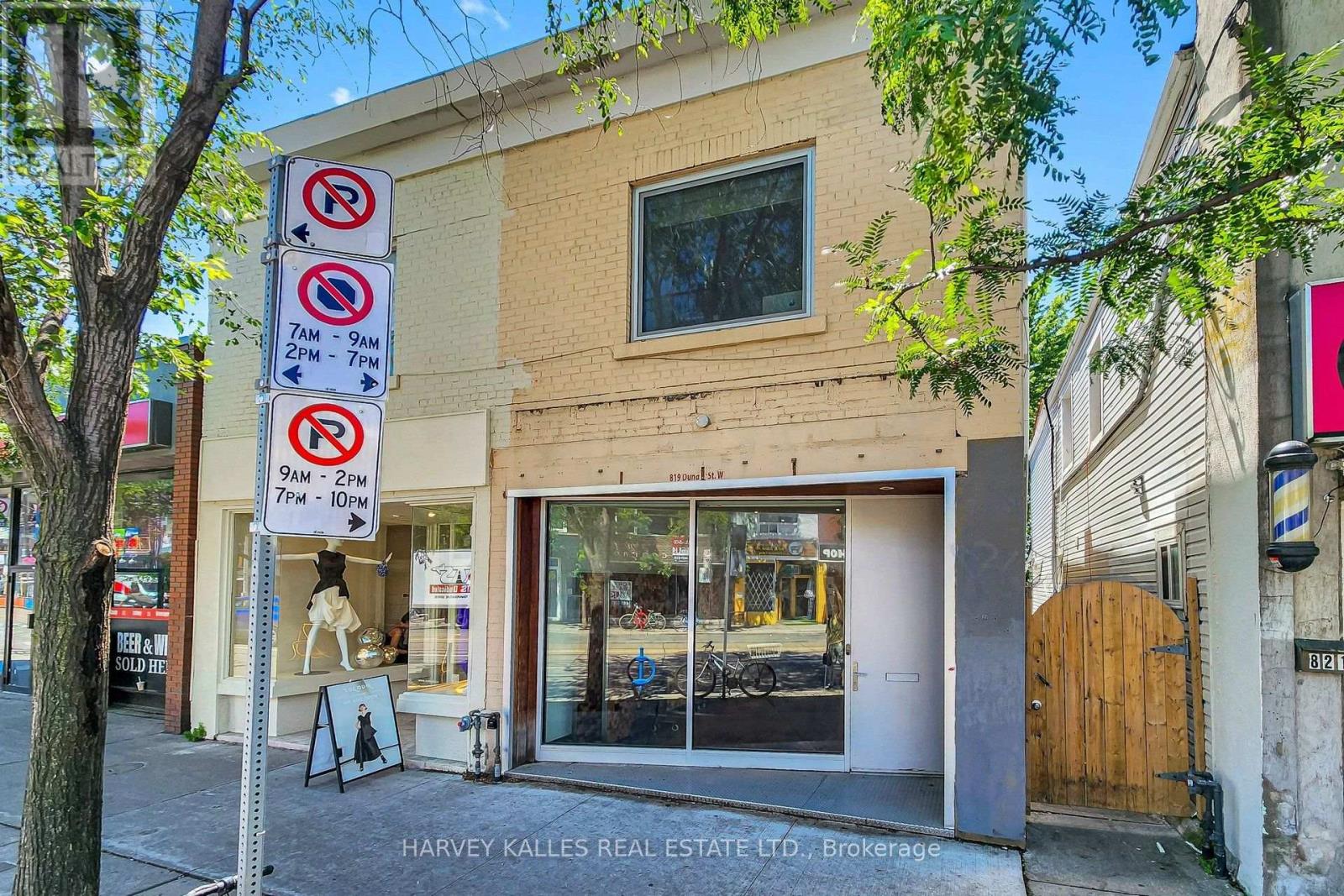 819 DUNDAS STREET W, Toronto, Ontario