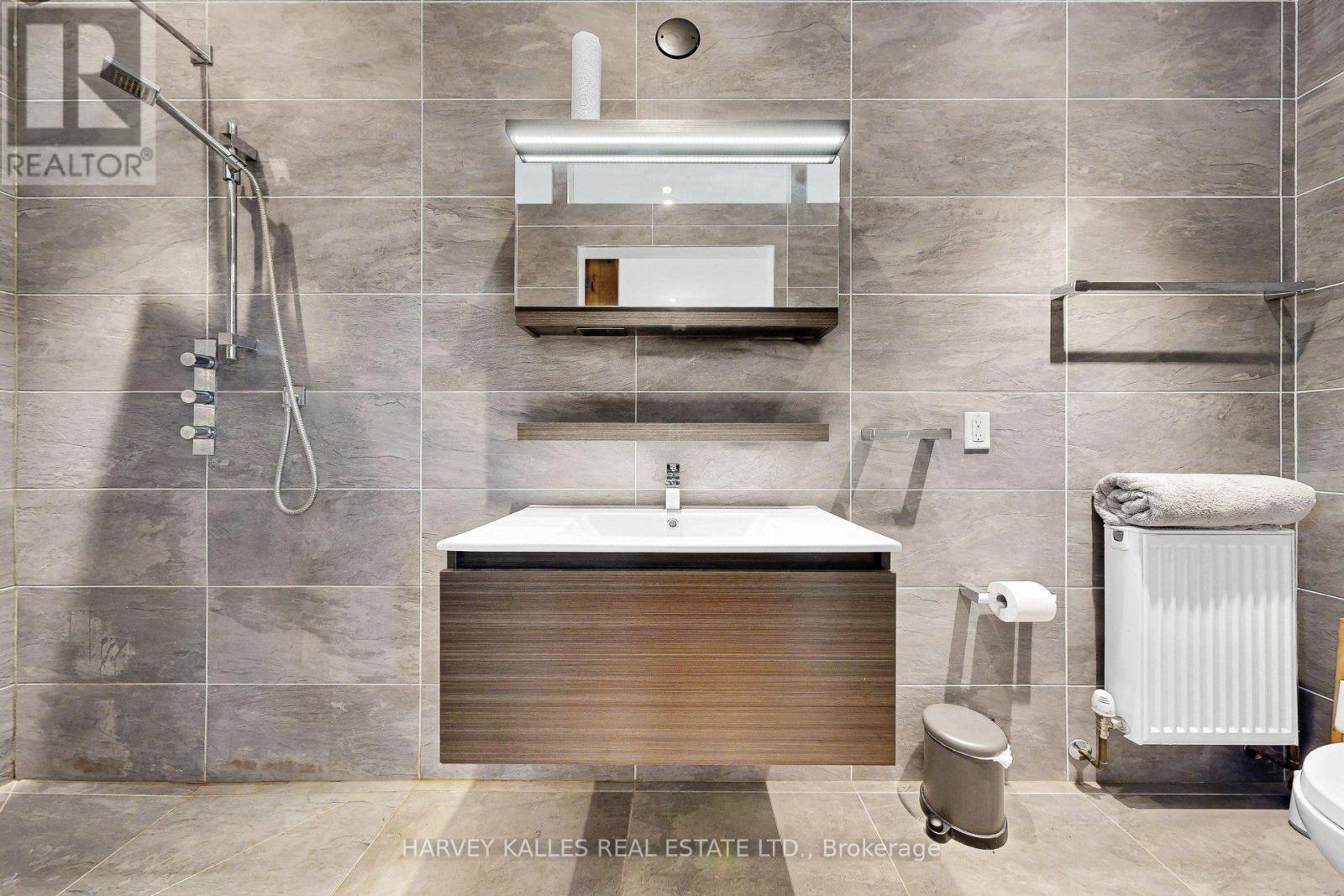 819 Dundas Street W, Toronto, Ontario  M6J 1V4 - Photo 26 - C13571922
