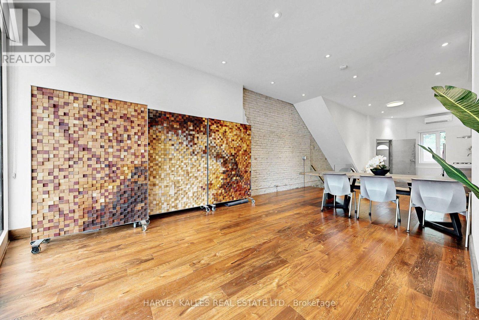 819 Dundas Street W, Toronto, Ontario  M6J 1V4 - Photo 3 - C13571922