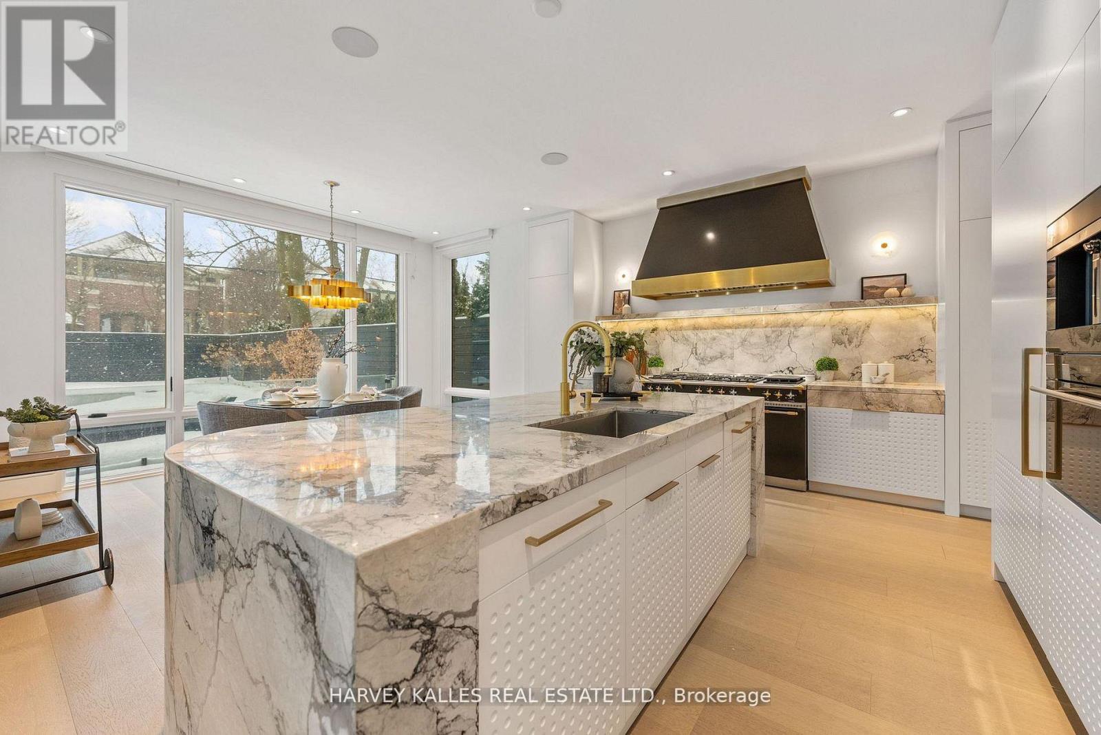 335 Lytton Boulevard, Toronto, Ontario  M5N 1R9 - Photo 11 - C13573442