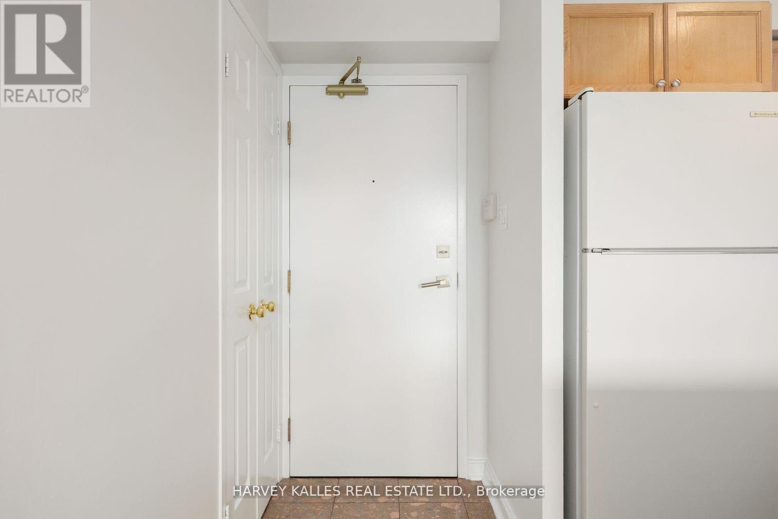 512 - 109 Front Street E, Toronto, Ontario M5A 4P7 - Photo 2 - C13575742