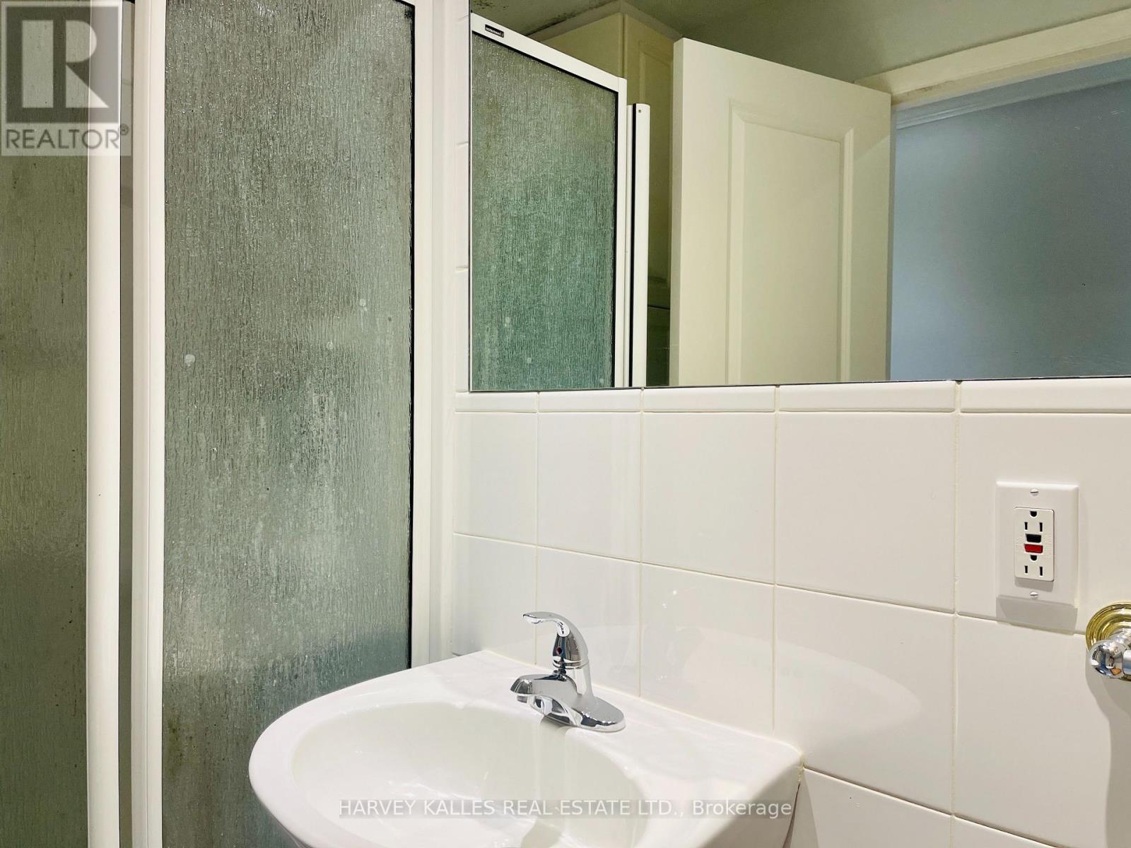 Lower - 1538 Davenport Road, Toronto, Ontario M6H 2J1 - Photo 11 - W13578550