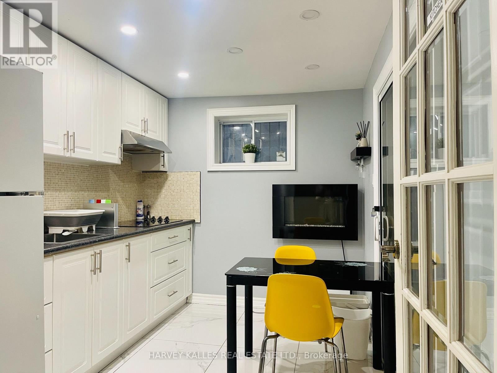 Lower - 1538 Davenport Road, Toronto, Ontario M6H 2J1 - Photo 5 - W13578550