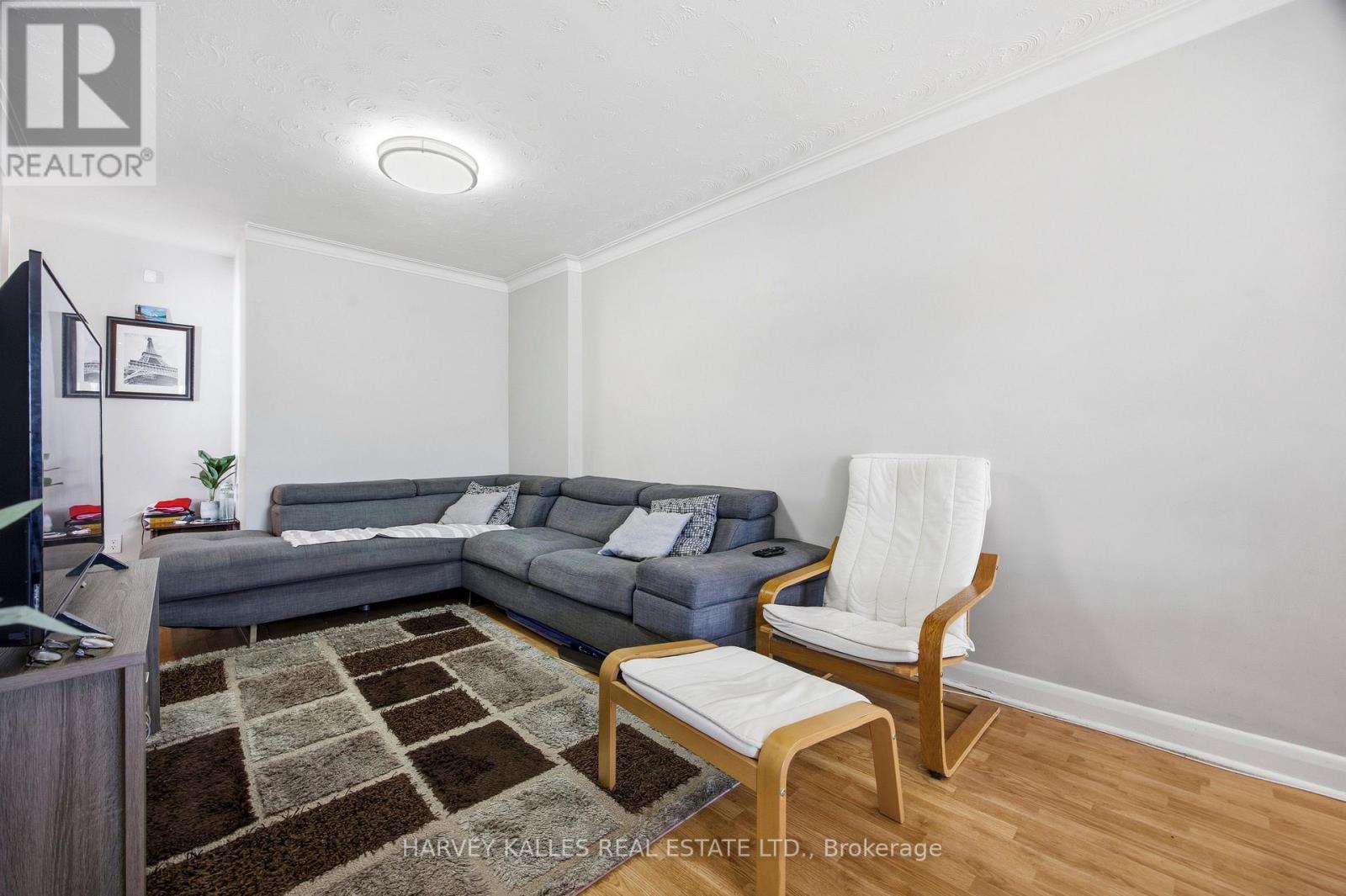 29 Giltspur Drive, Toronto, Ontario M3L 1M4 - Photo 10 - W13578886