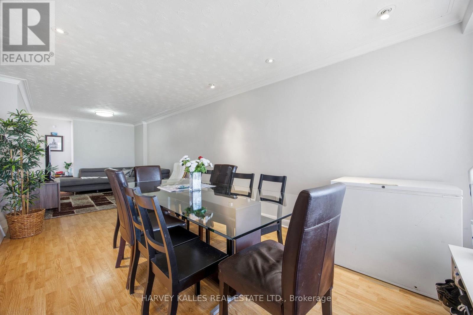 29 Giltspur Drive, Toronto, Ontario M3L 1M4 - Photo 5 - W13578886