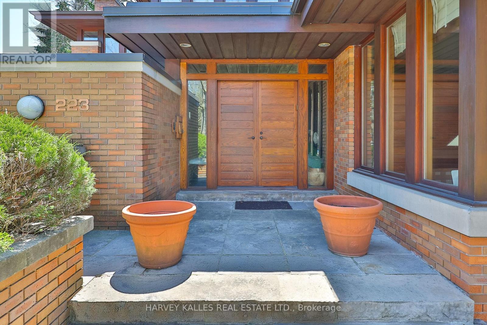 223 Hillhurst Boulevard, Toronto, Ontario  M5N 1P3 - Photo 2 - C13582940