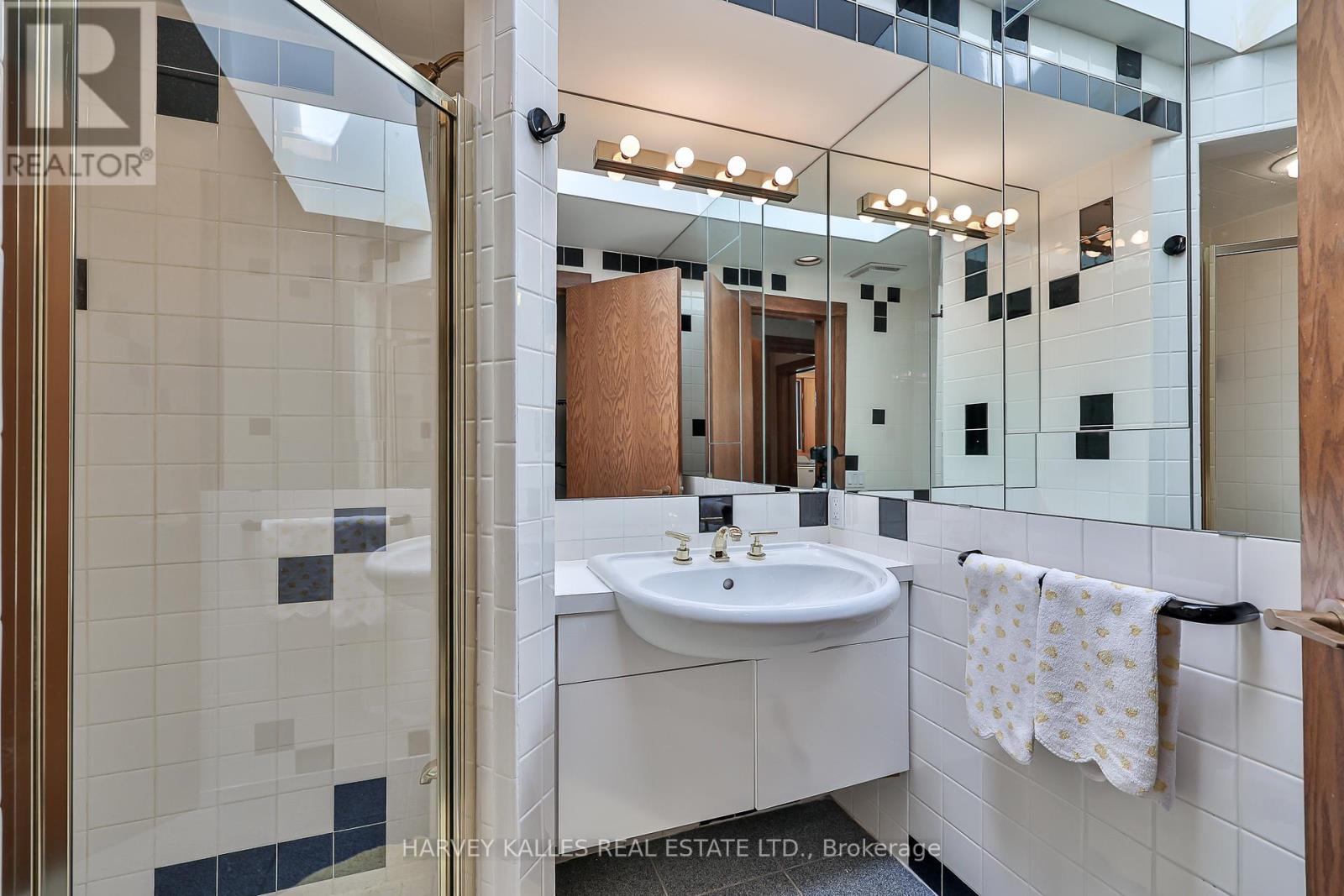 223 Hillhurst Boulevard, Toronto, Ontario  M5N 1P3 - Photo 25 - C13582940