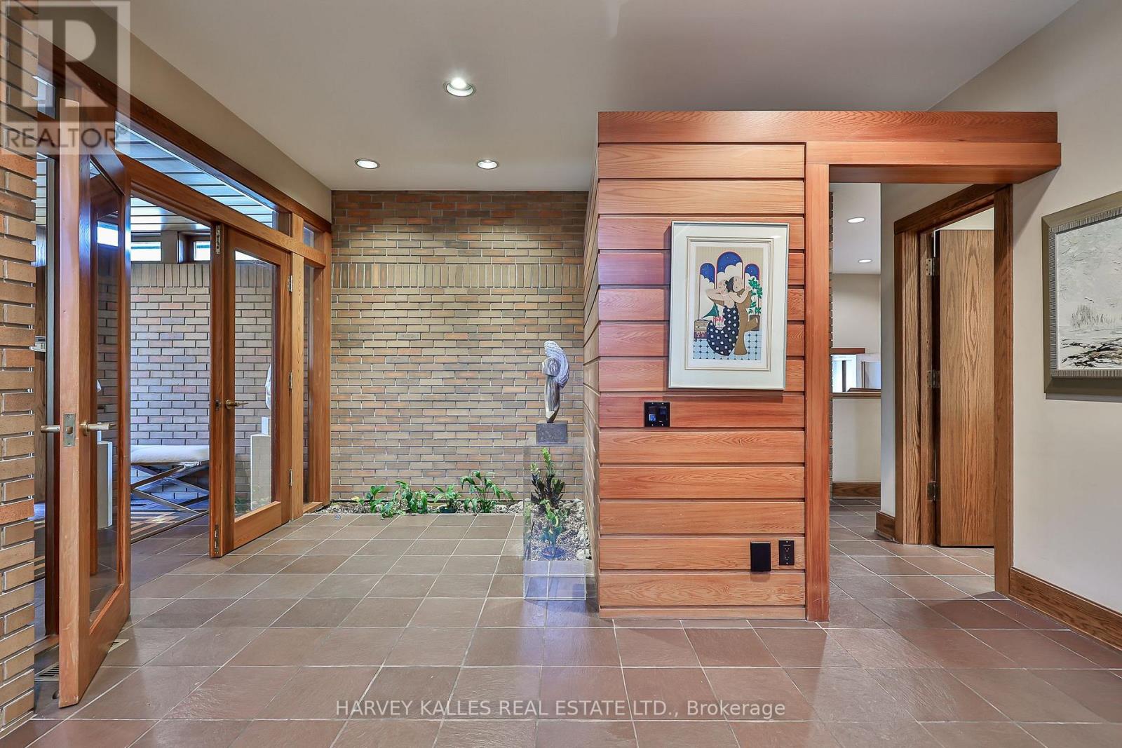 223 Hillhurst Boulevard, Toronto, Ontario  M5N 1P3 - Photo 3 - C13582940