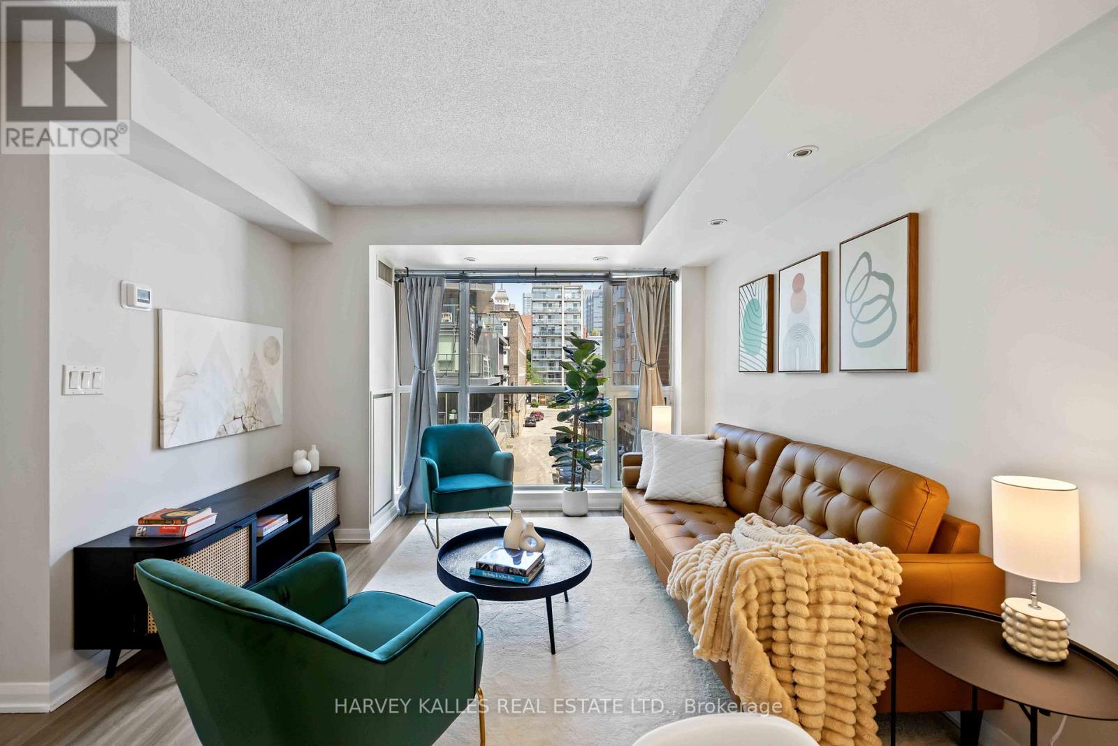 416 - 18 BEVERLEY STREET, Toronto, Ontario