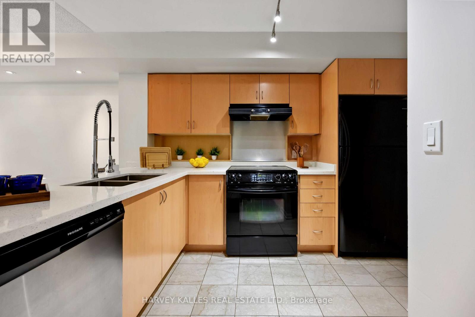 416 - 18 Beverley Street, Toronto, Ontario M5T 3L2 - Photo 12 - C13583080