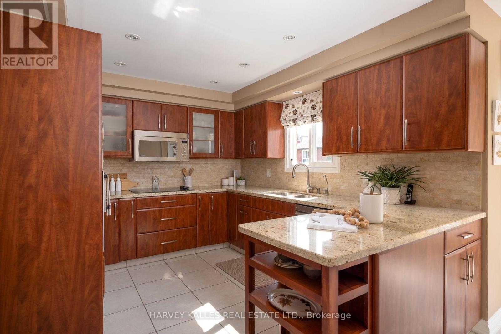 17 Peterborough Avenue, Markham, Ontario L3T 7B7 - Photo 12 - N13583262