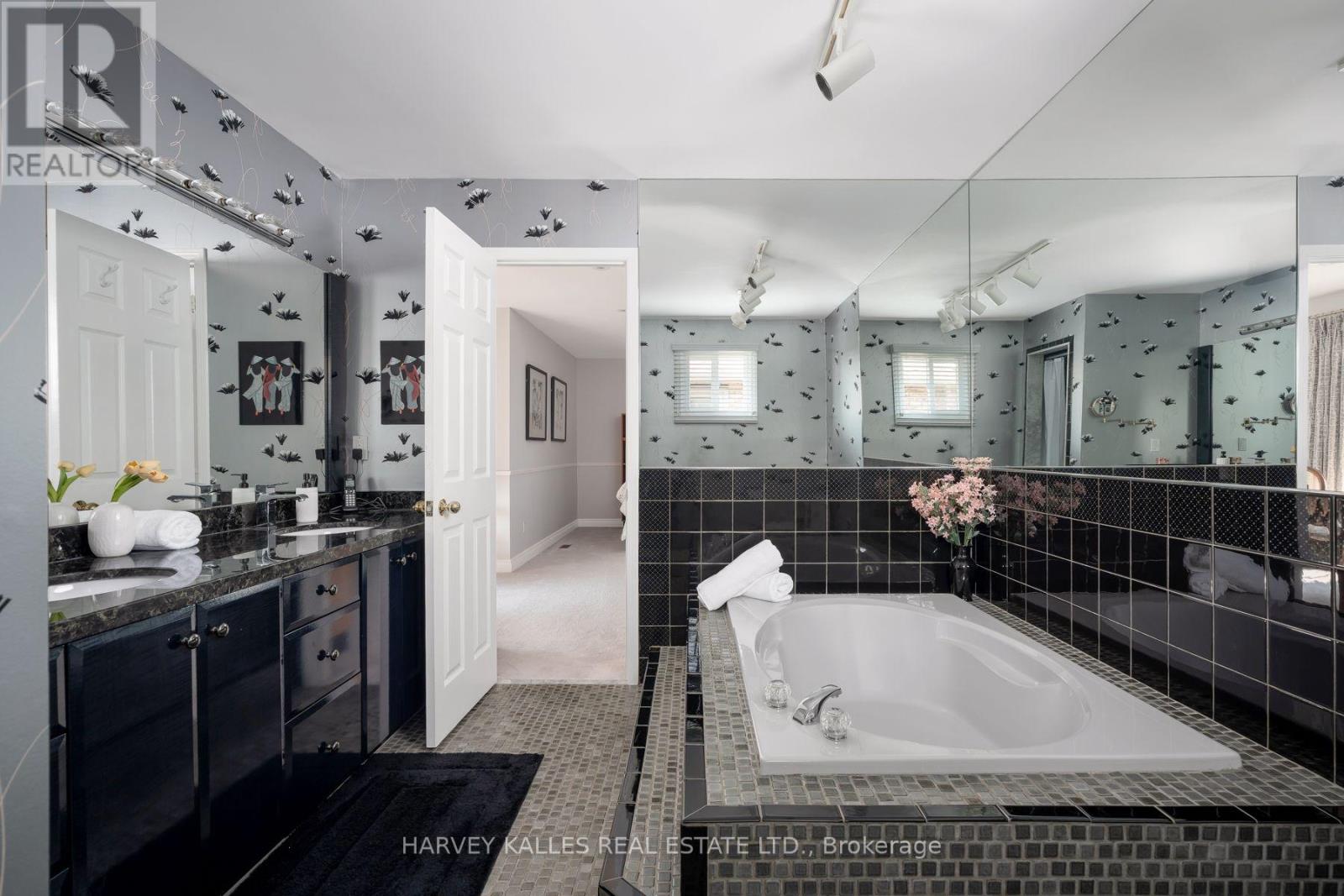 17 Peterborough Avenue, Markham, Ontario L3T 7B7 - Photo 28 - N13583262
