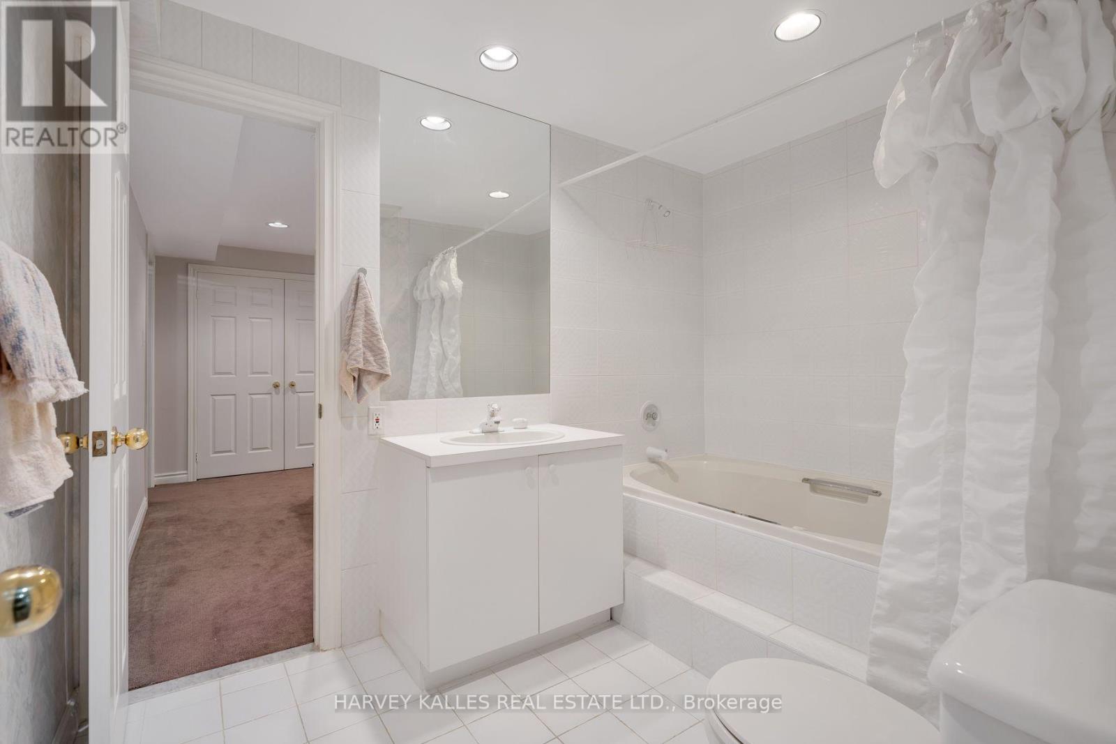 17 Peterborough Avenue, Markham, Ontario L3T 7B7 - Photo 38 - N13583262